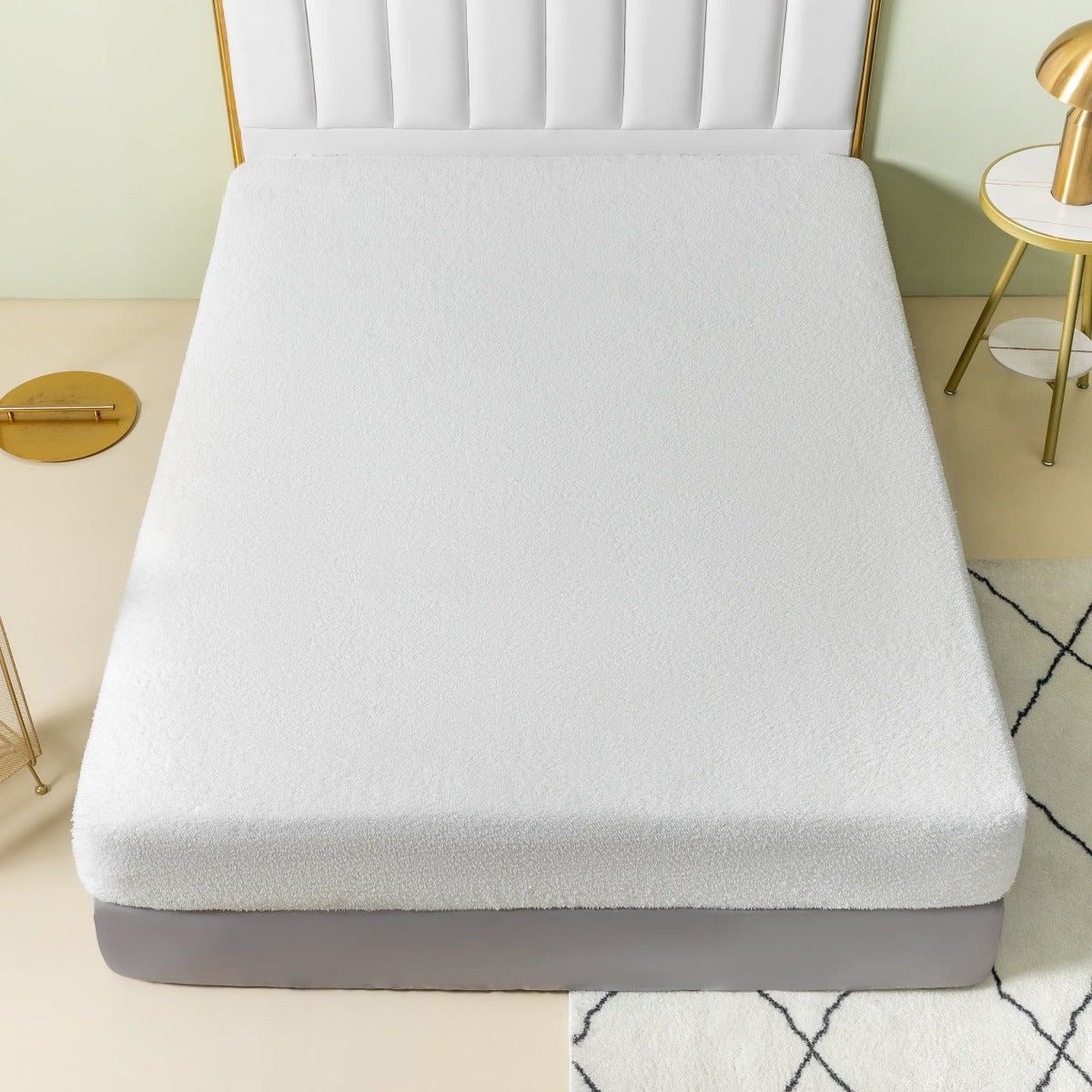 White teddy fleece online fitted sheet